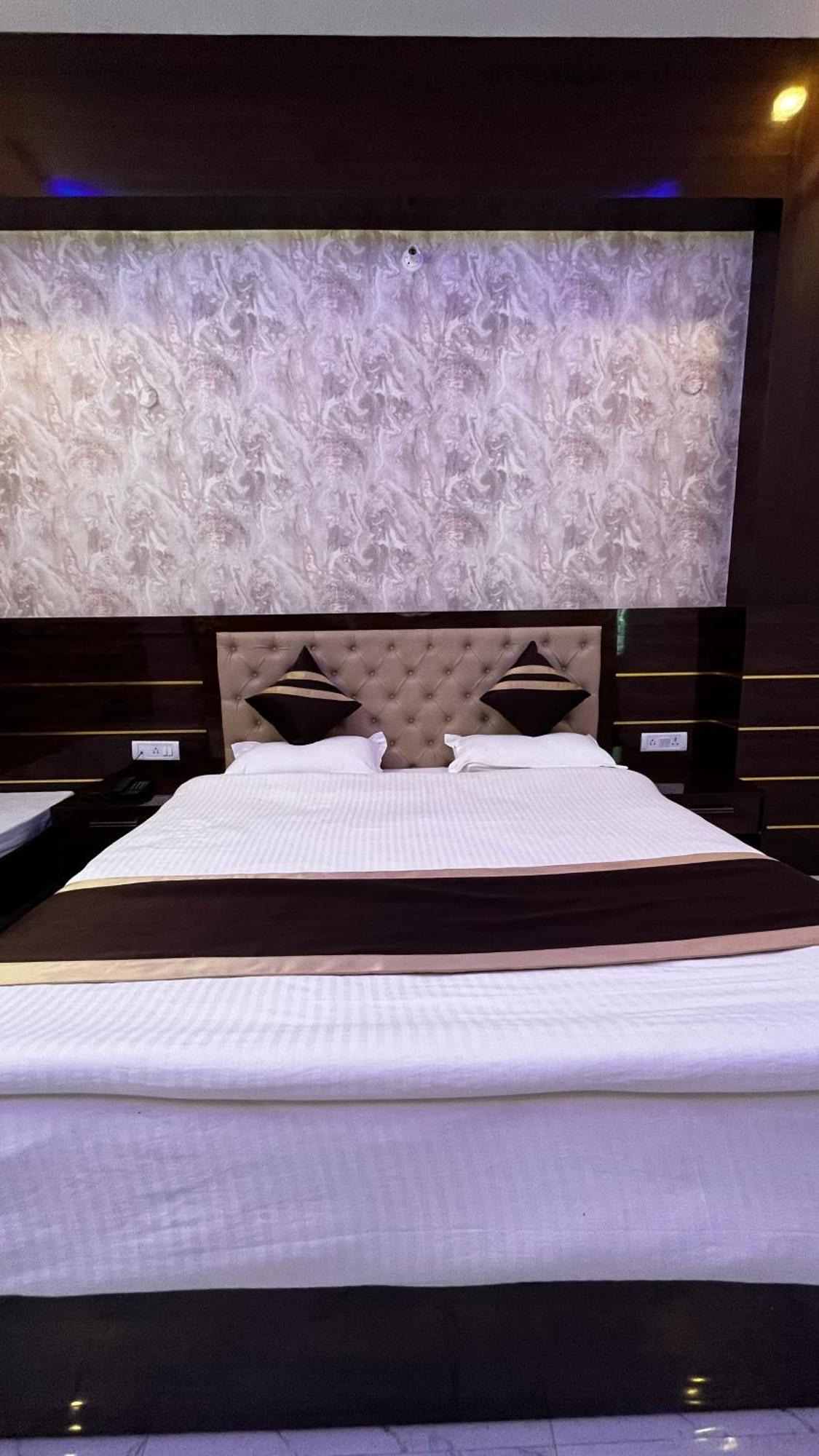 Mangalam Grand Hotell Lucknow Eksteriør bilde