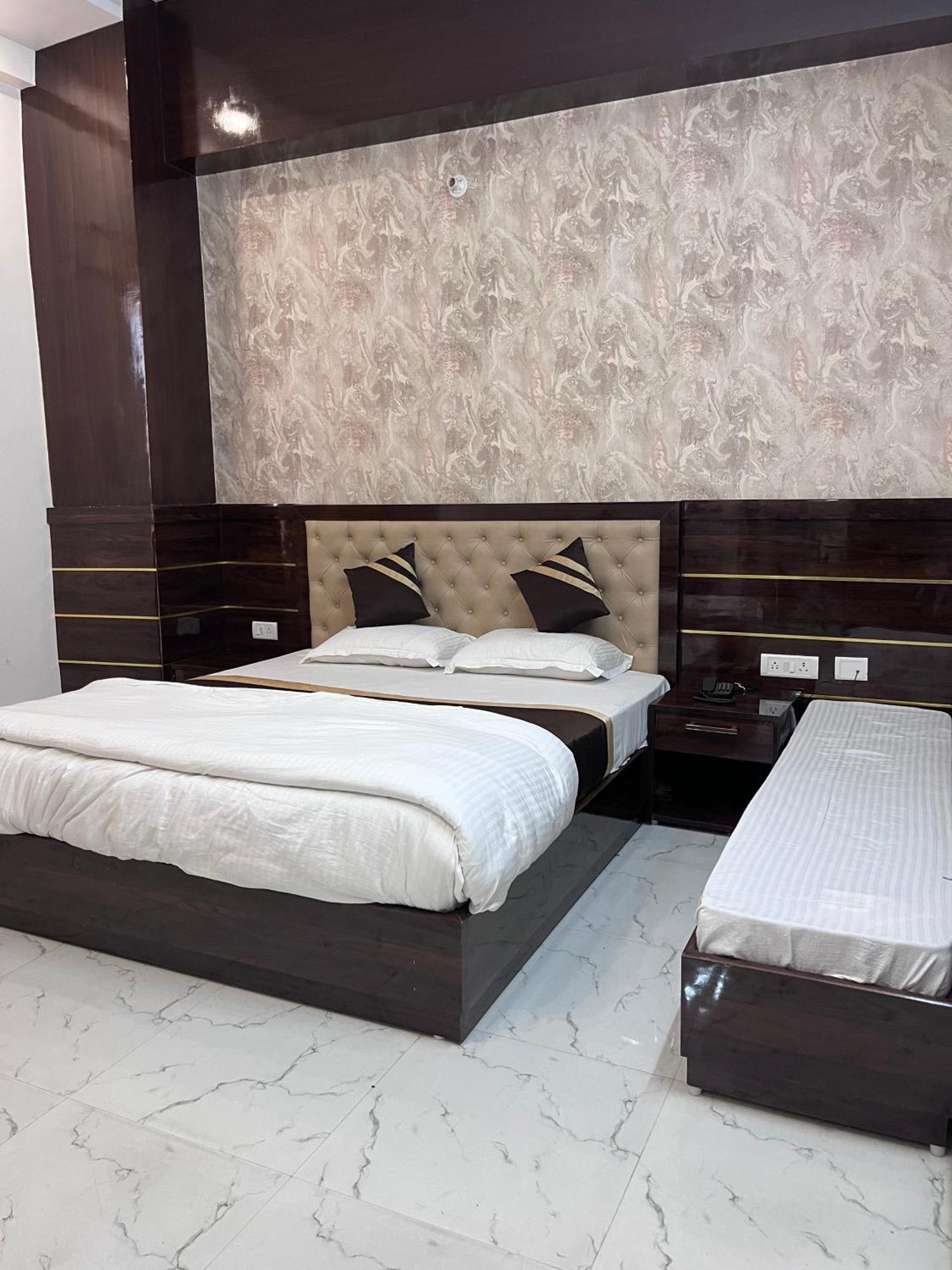Mangalam Grand Hotell Lucknow Eksteriør bilde
