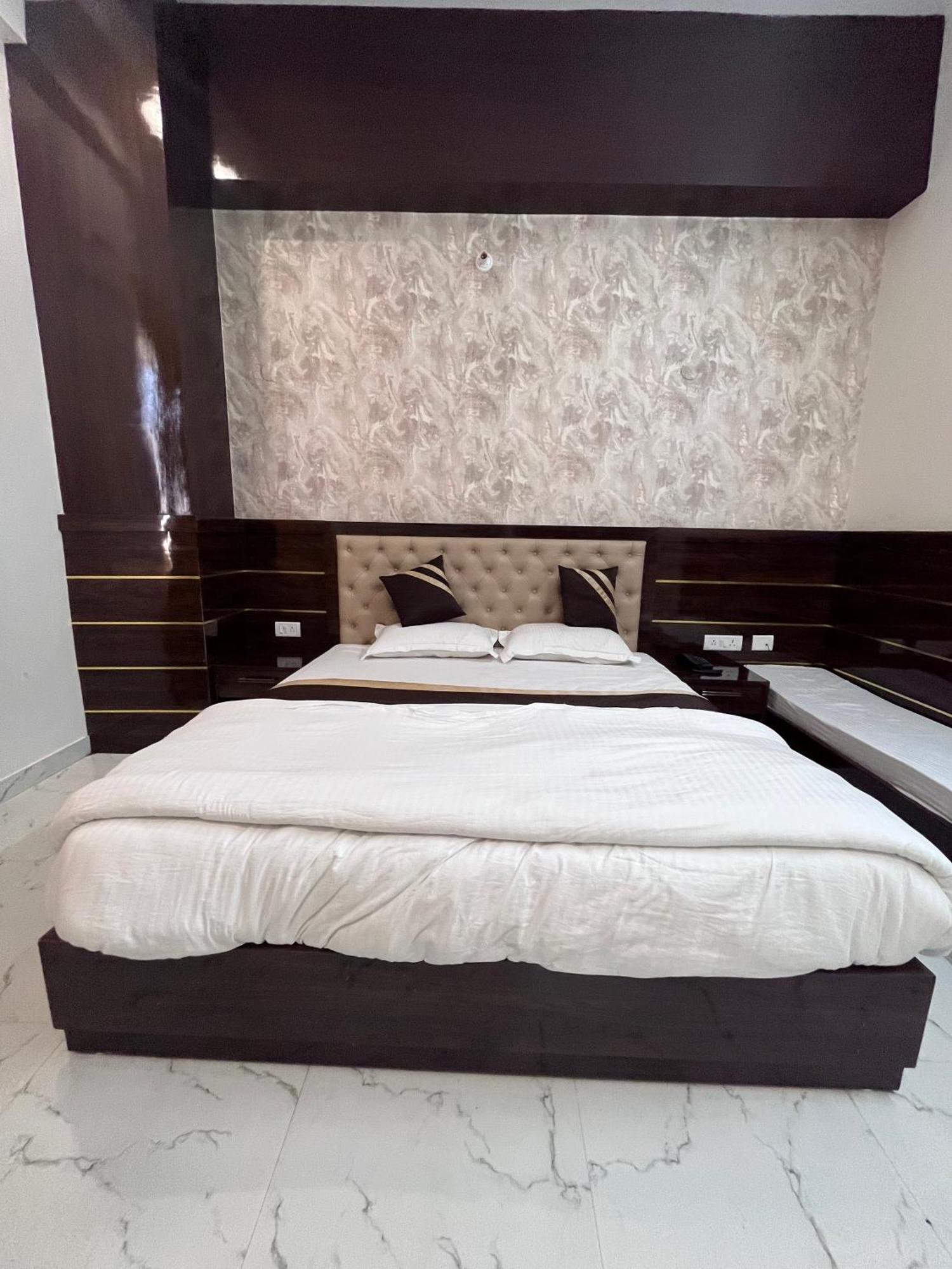 Mangalam Grand Hotell Lucknow Eksteriør bilde